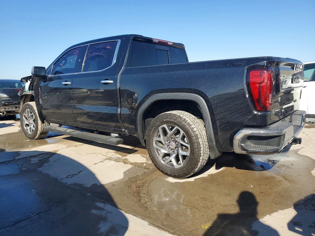 2023 GMC Sierra