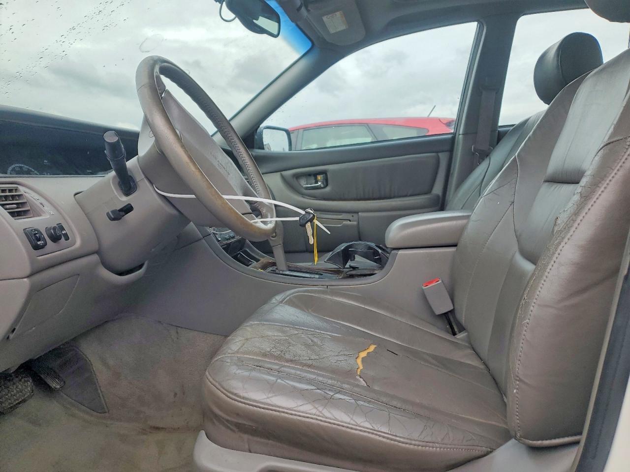2001 TOYOTA Avalon