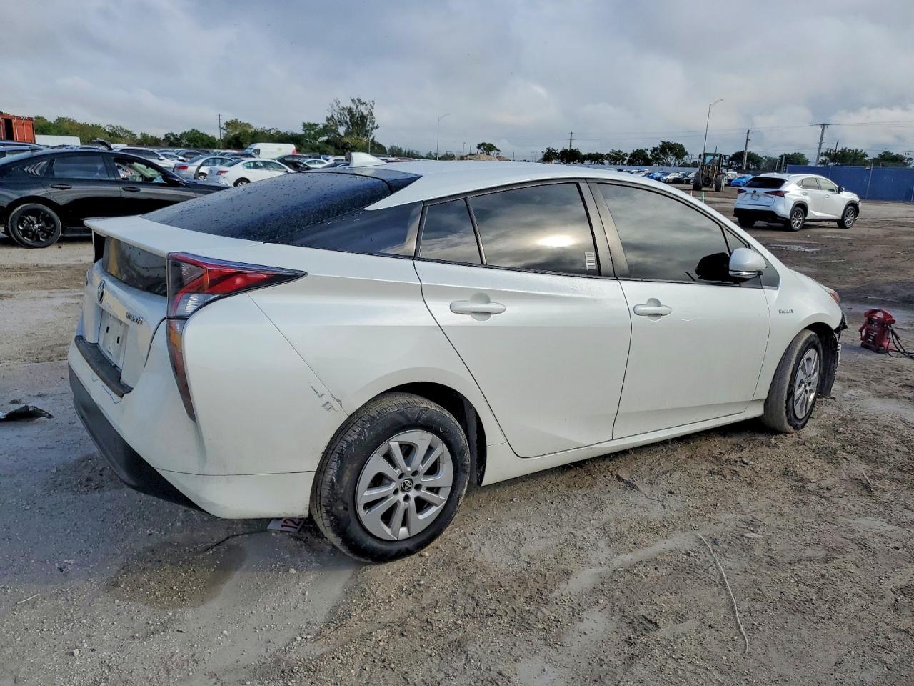 2018 TOYOTA PRIUS