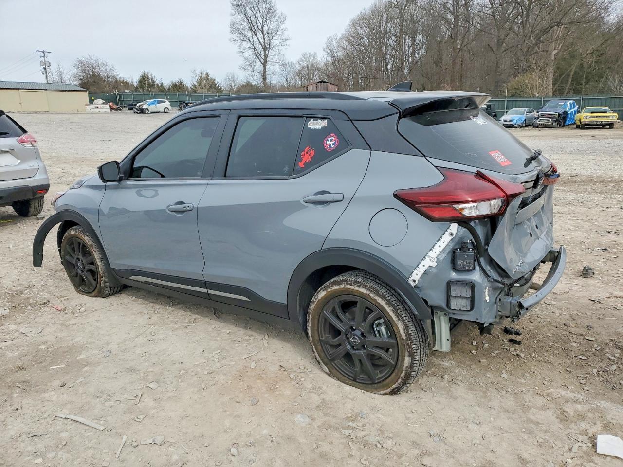 2024 NISSAN KICKS