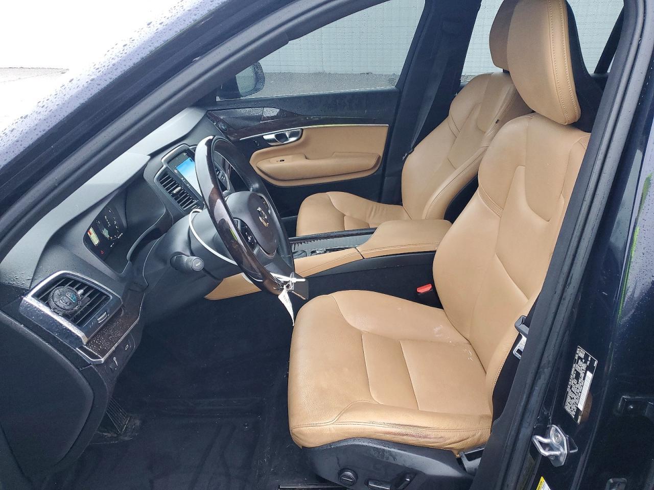 2019 VOLVO XC90