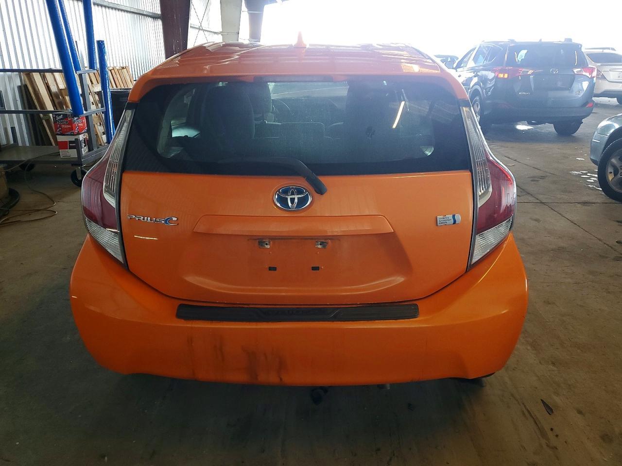 2016 TOYOTA Prius c