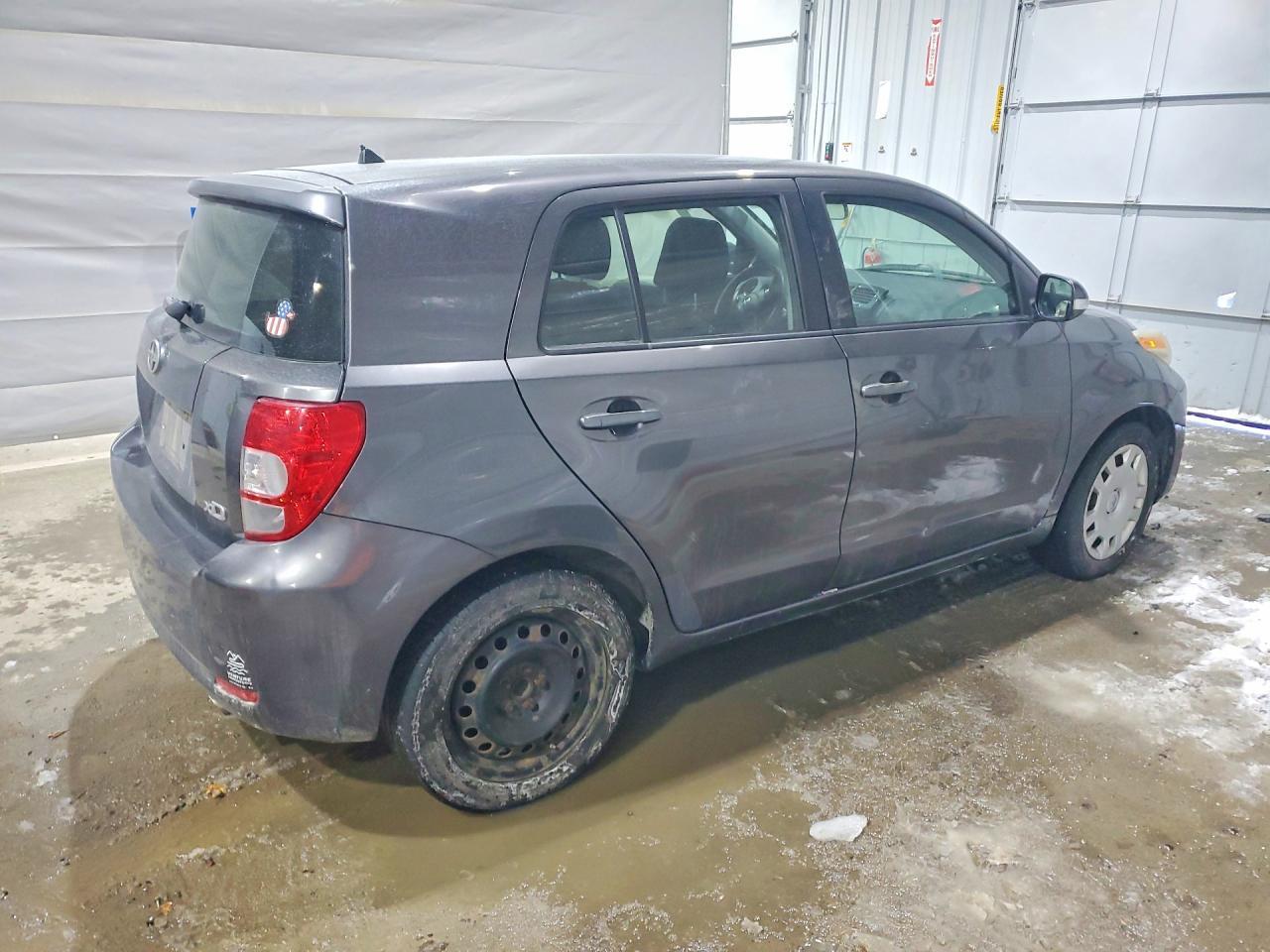 2010 TOYOTA SCION