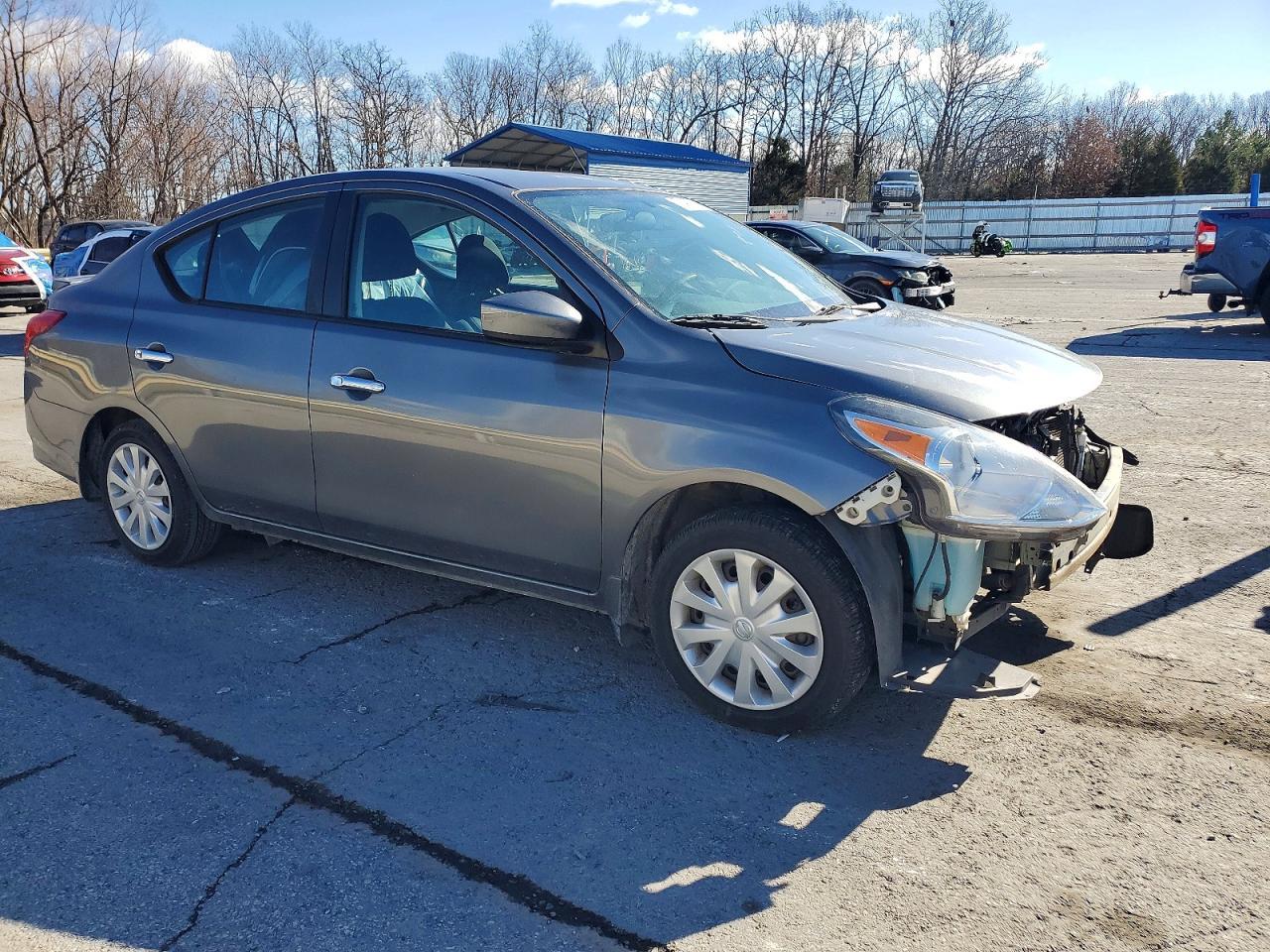 2017 NISSAN VERSA