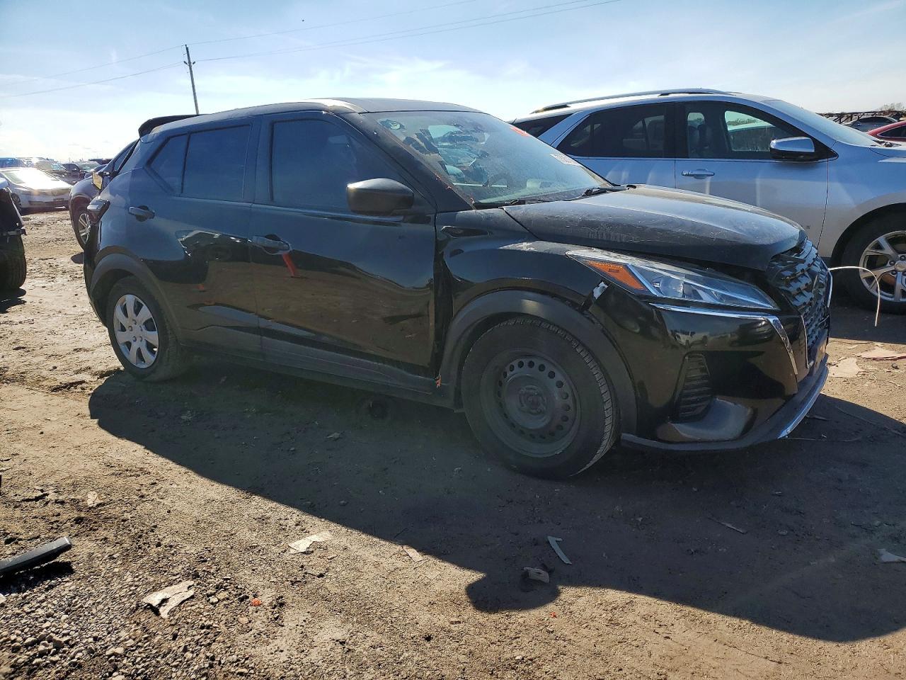 2021 NISSAN KICKS