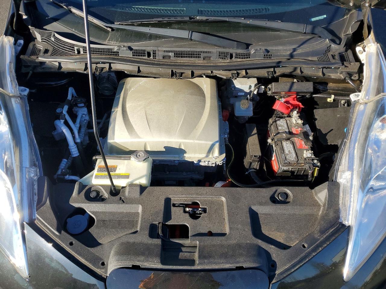 2016 NISSAN LEAF