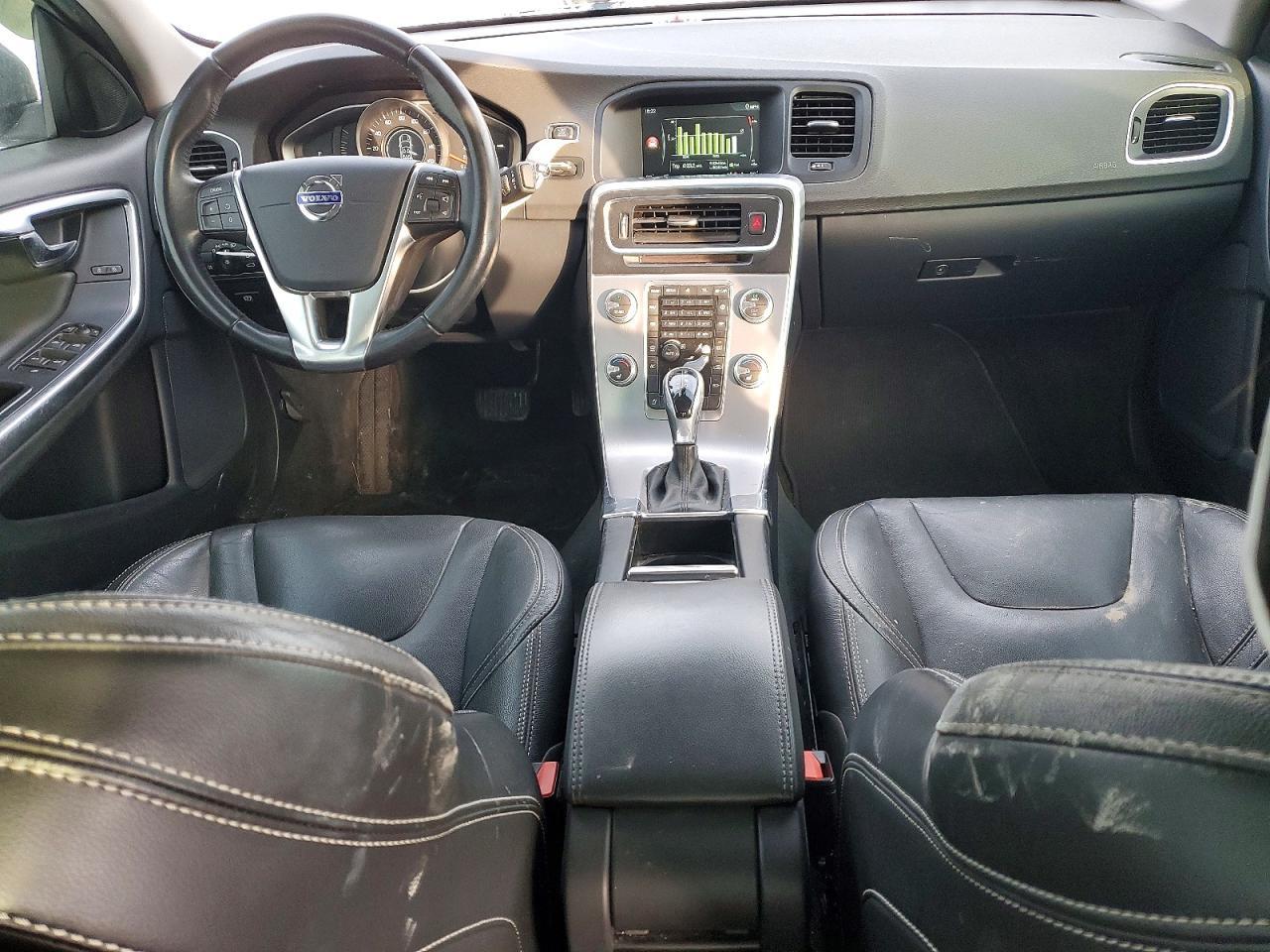 2017 VOLVO S60