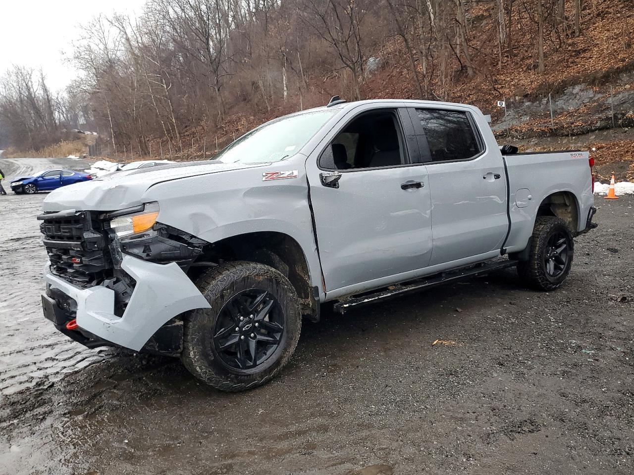 2024 CHEVROLET Silverado