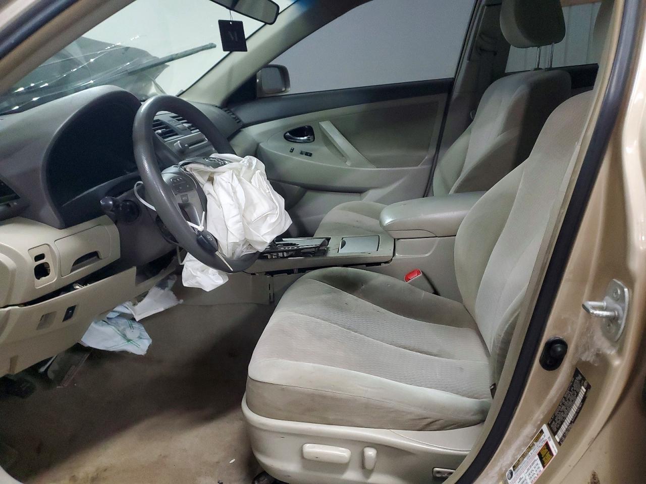 2010 TOYOTA CAMRY