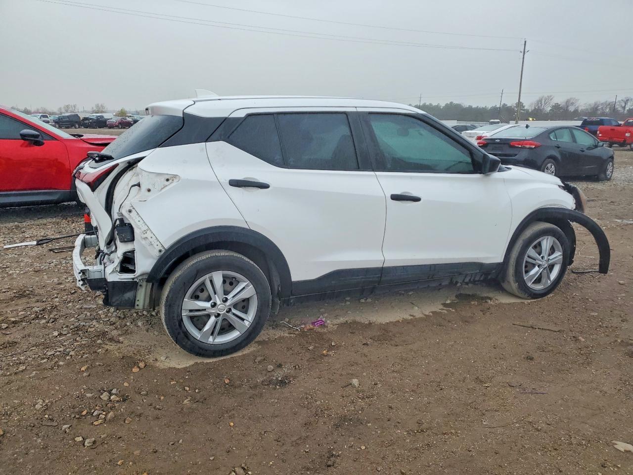 2022 NISSAN KICKS