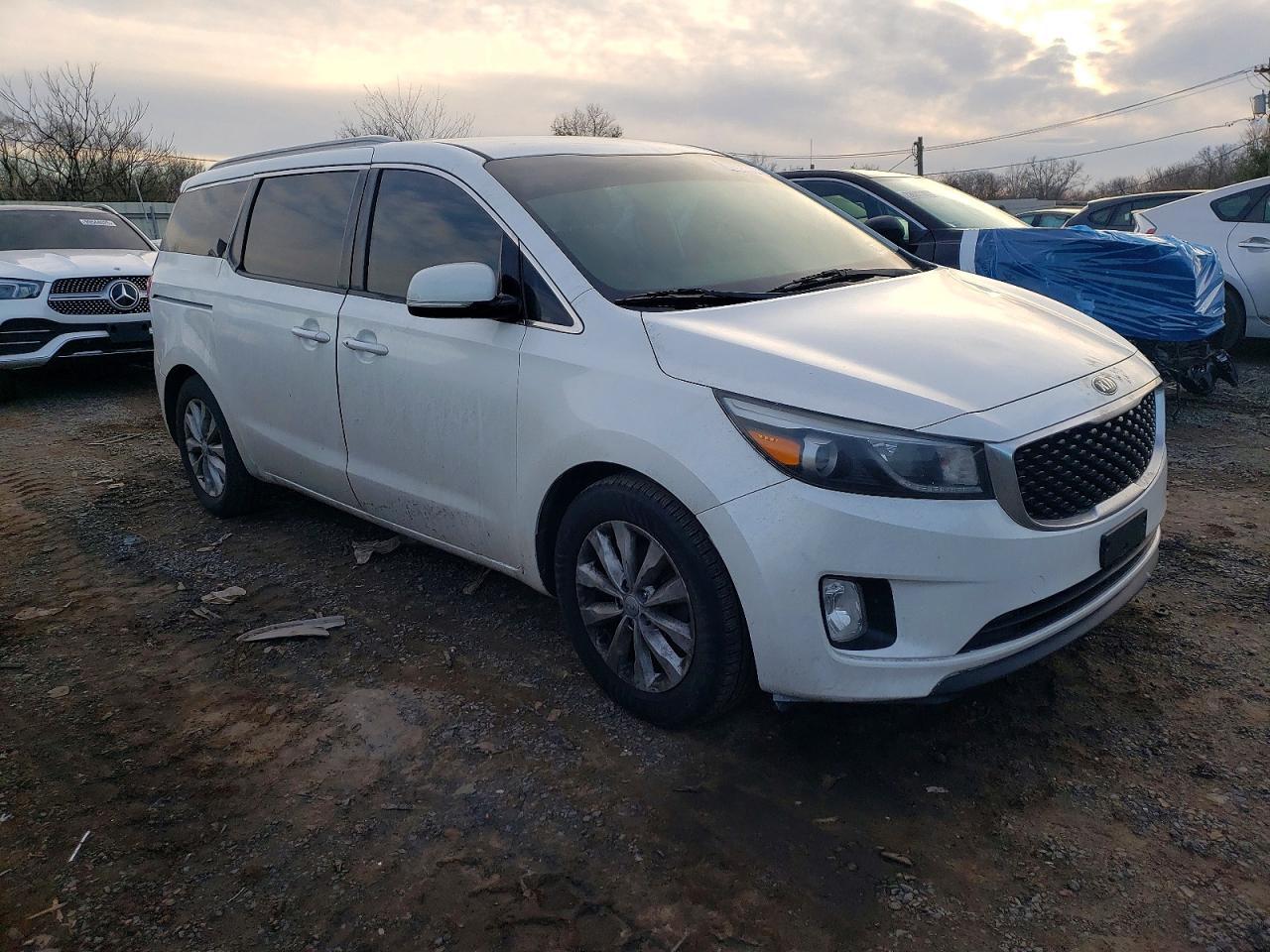 2015 KIA SEDONA