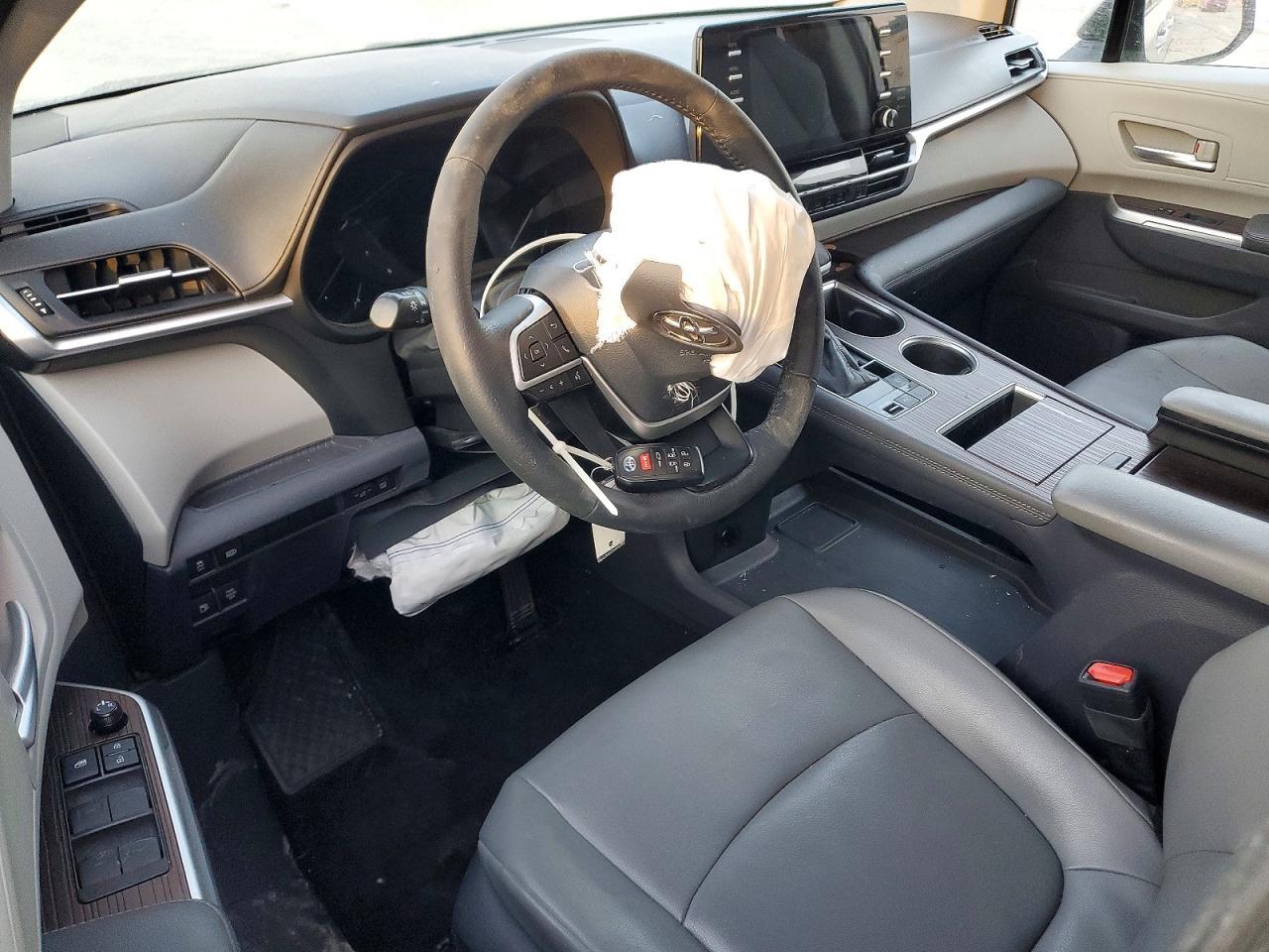 2021 TOYOTA SIENNA