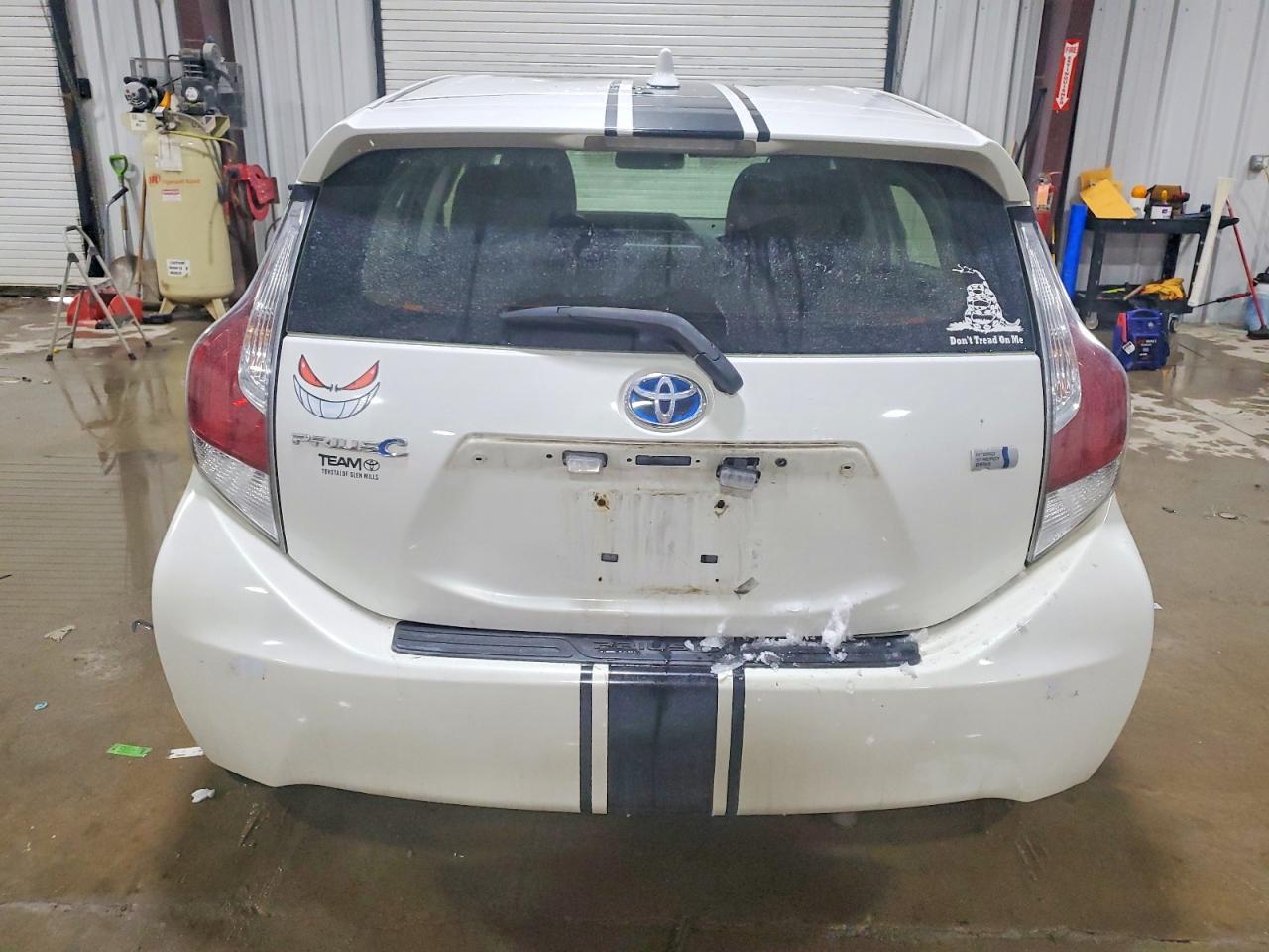 2015 TOYOTA Prius c