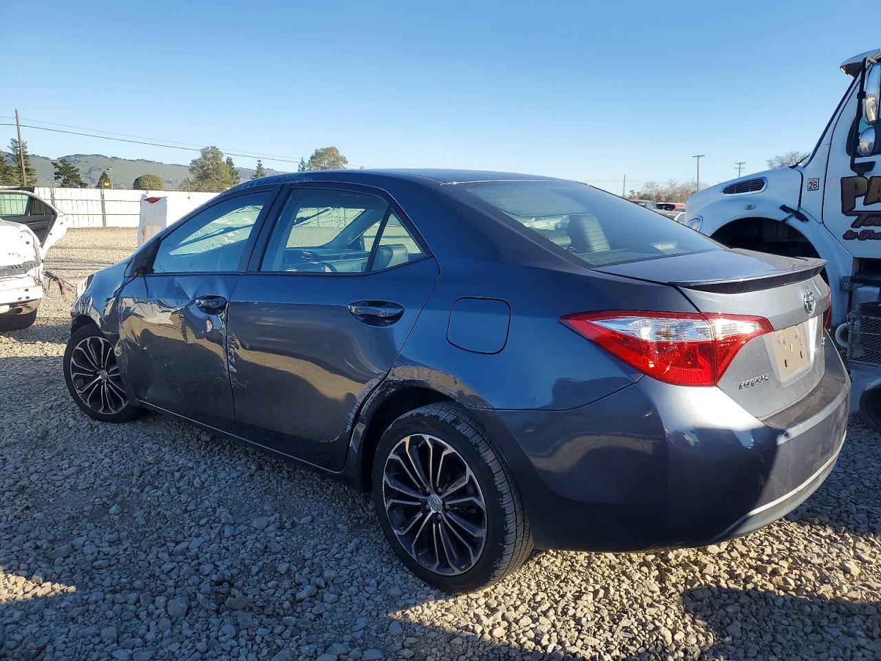 2015 TOYOTA COROLLA