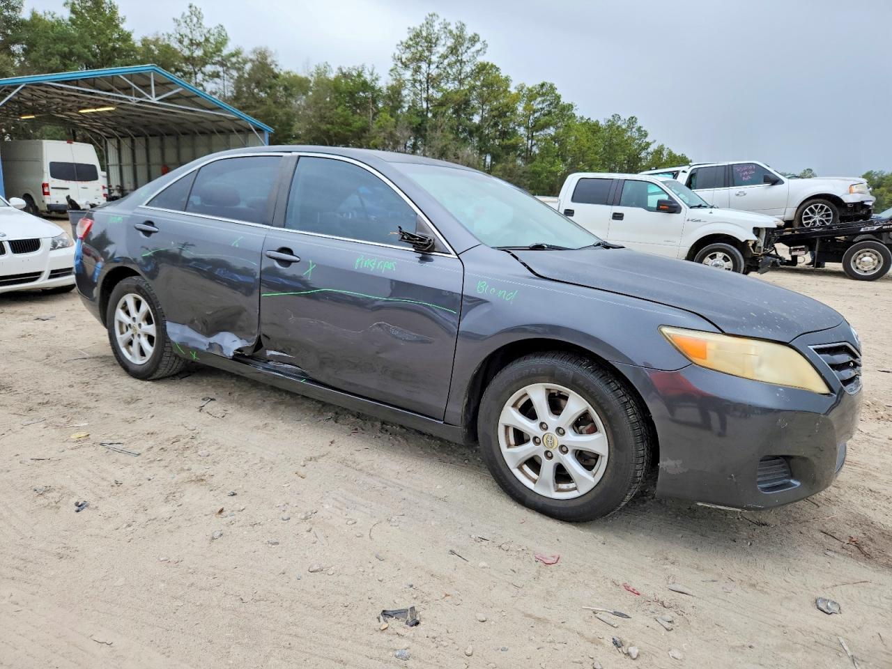 2011 TOYOTA CAMRY