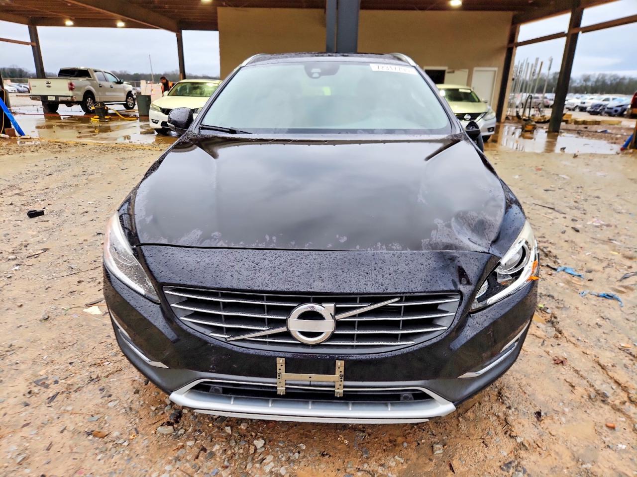 2015 VOLVO V60