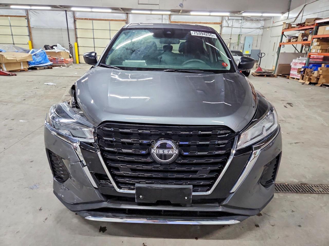 2024 NISSAN KICKS