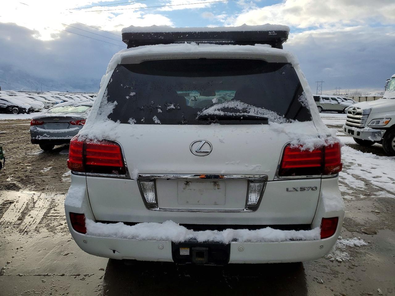 2011 LEXUS LX 570