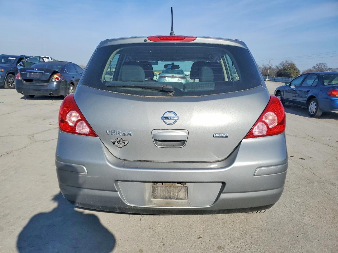 2012 NISSAN VERSA