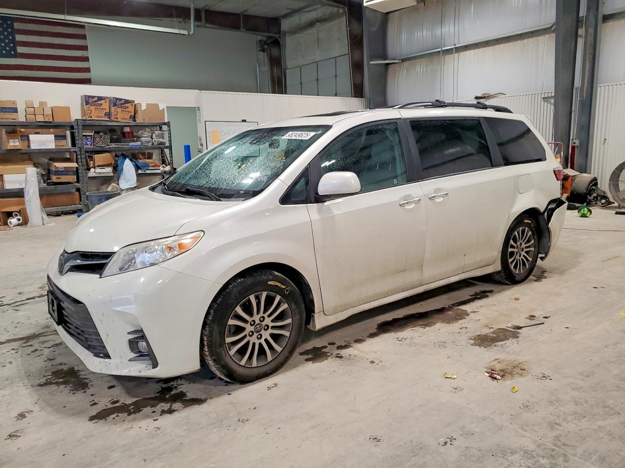 2018 TOYOTA SIENNA