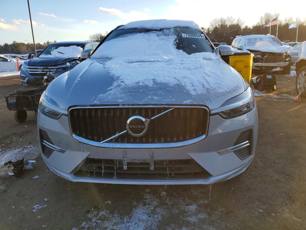 2022 VOLVO XC60
