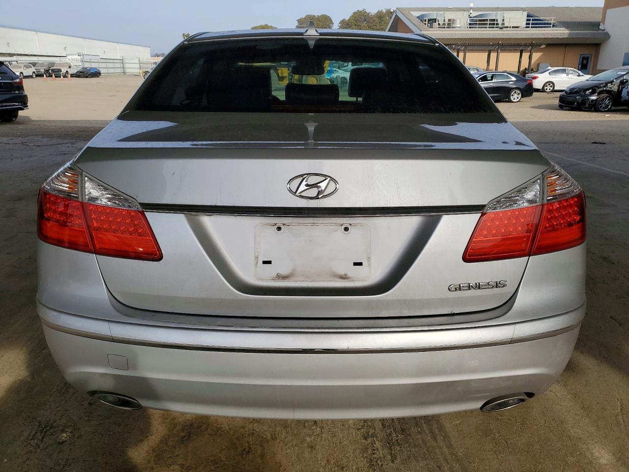 2010 HYUNDAI GENESIS