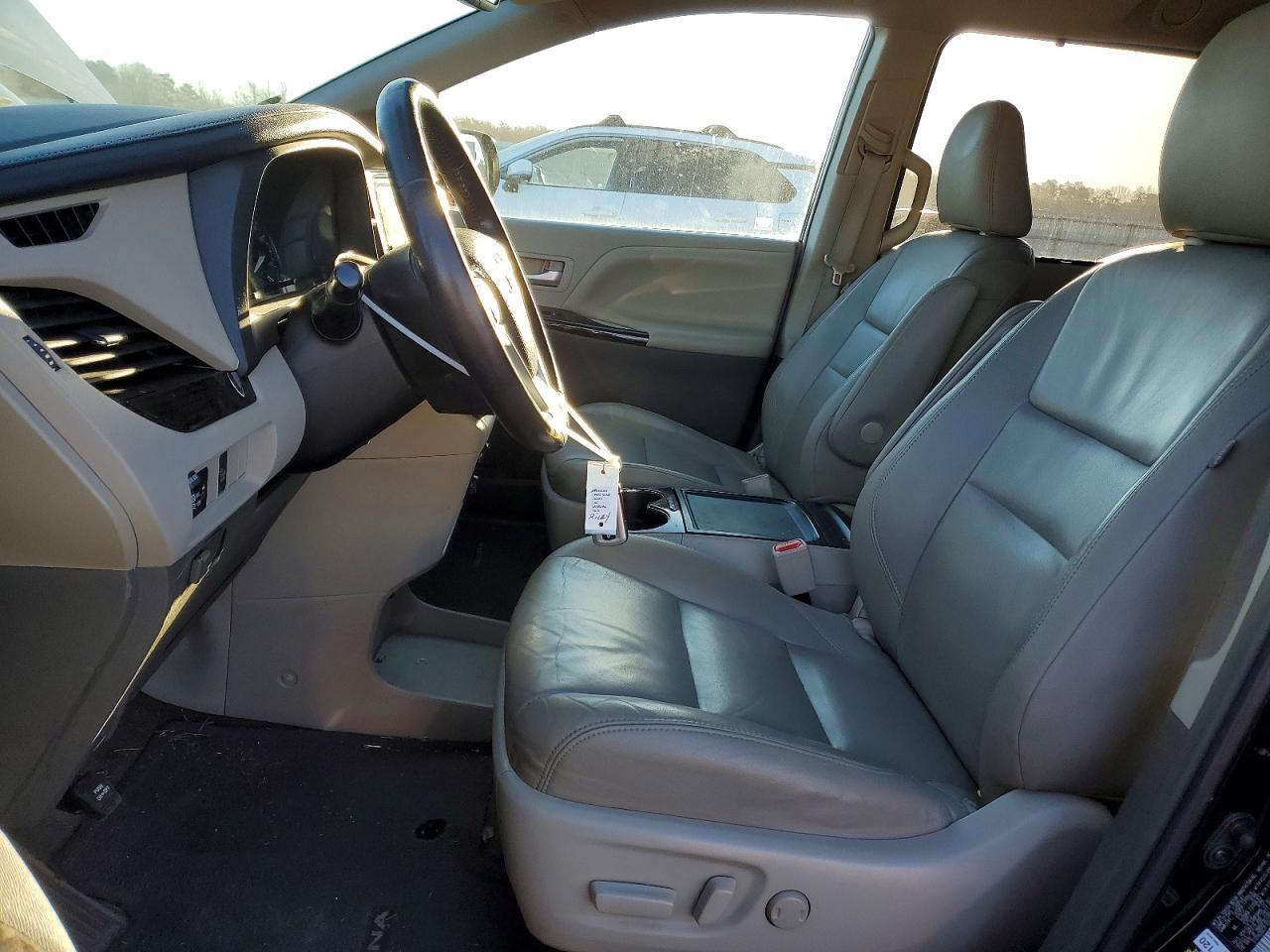 2015 TOYOTA SIENNA