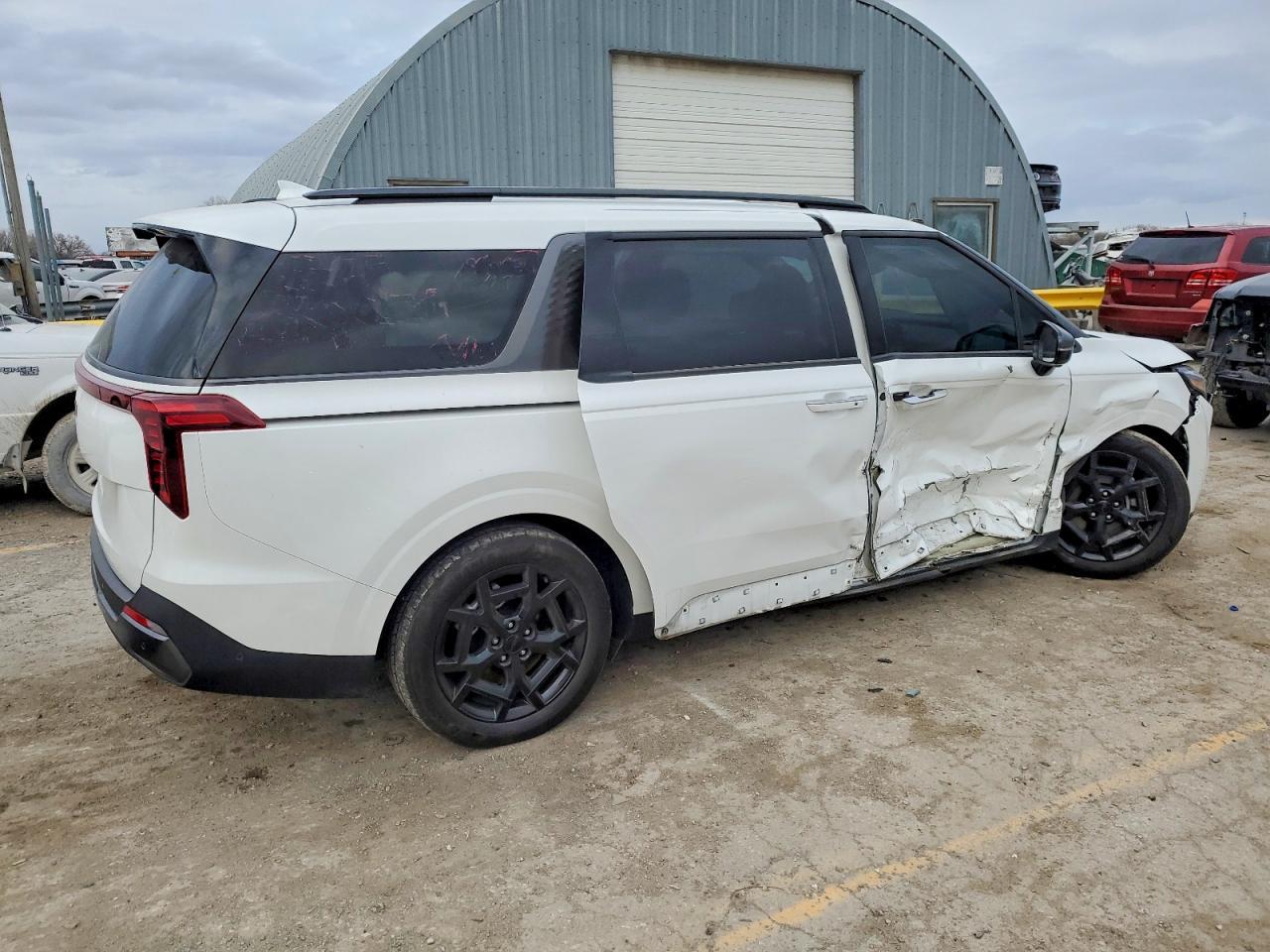 2025 KIA Carnival