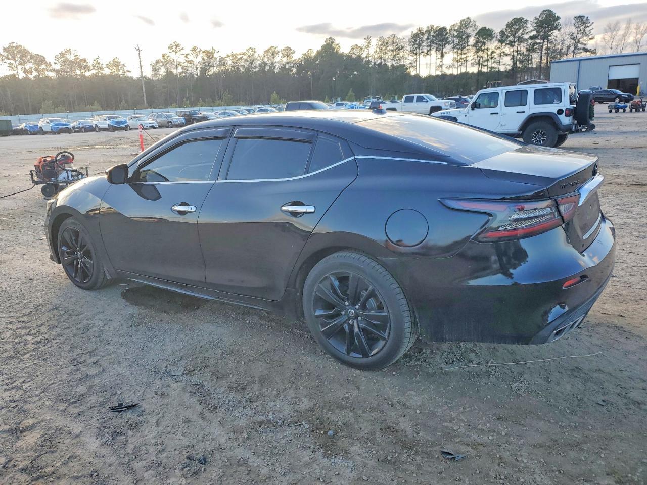 2019 NISSAN Maxima