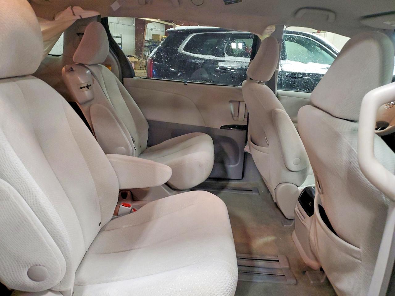 2014 TOYOTA SIENNA