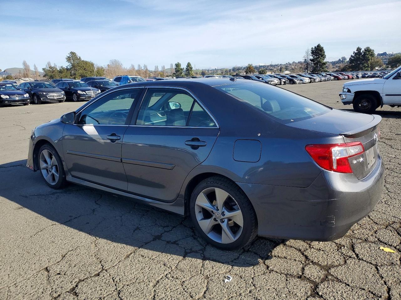 2013 TOYOTA CAMRY