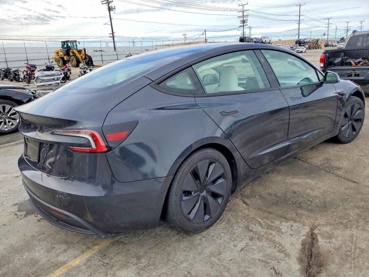 2025 TESLA MODEL 3