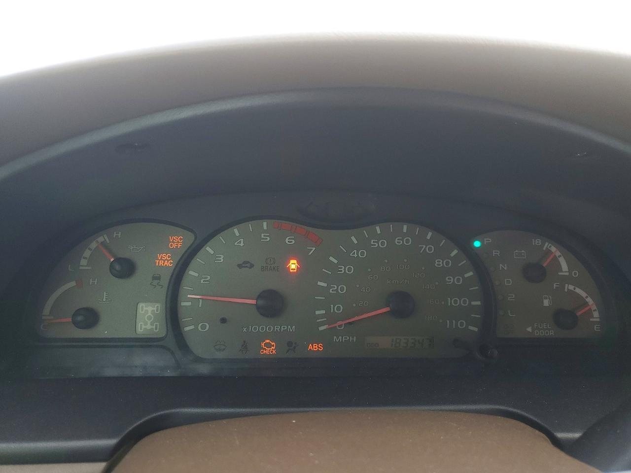 2004 TOYOTA Sequoia
