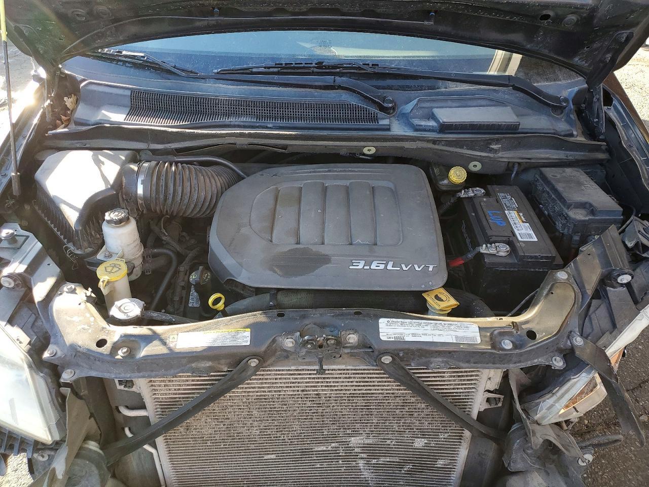 2012 CHRYSLER Town & Country