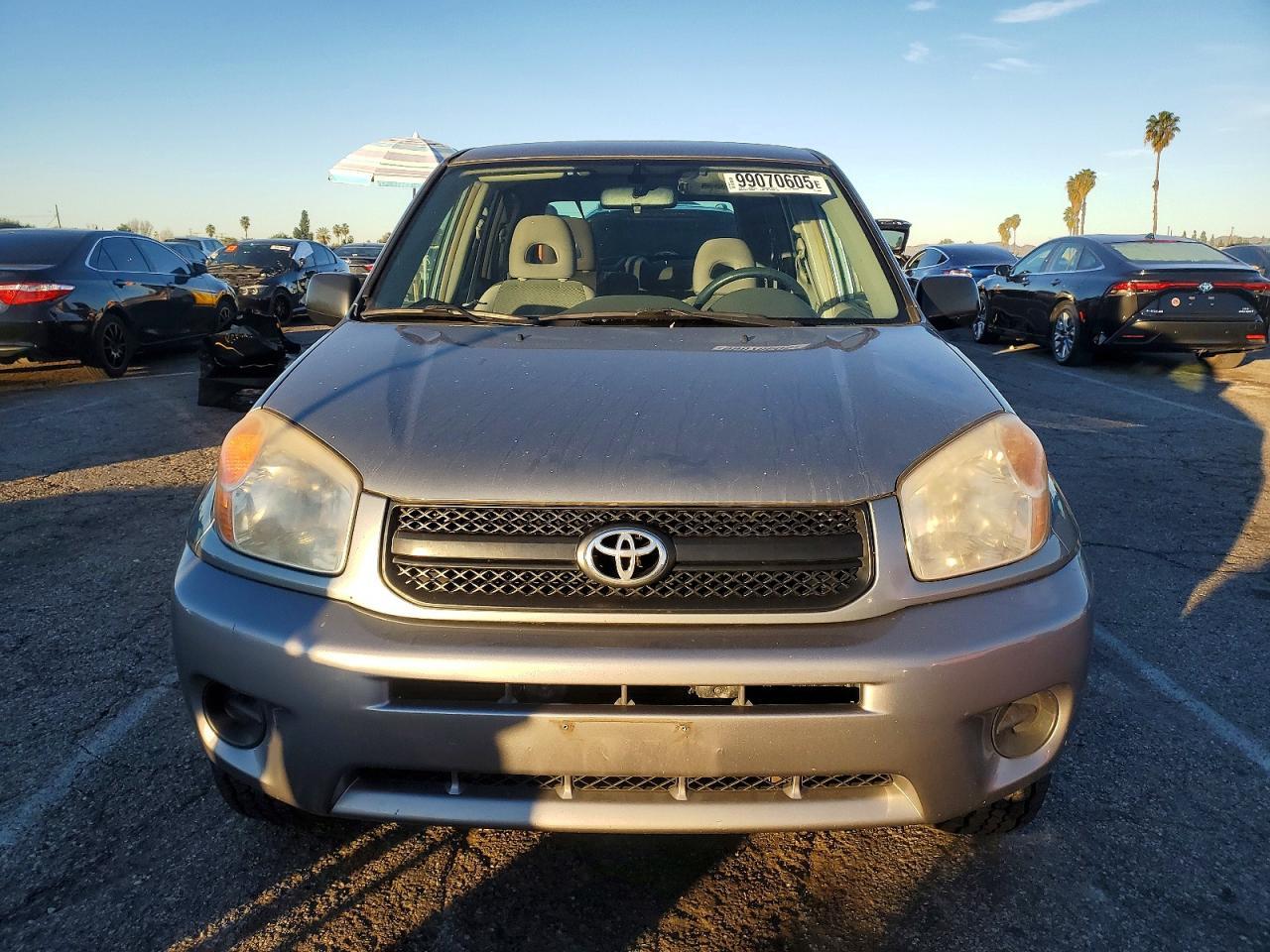 2004 TOYOTA RAV4