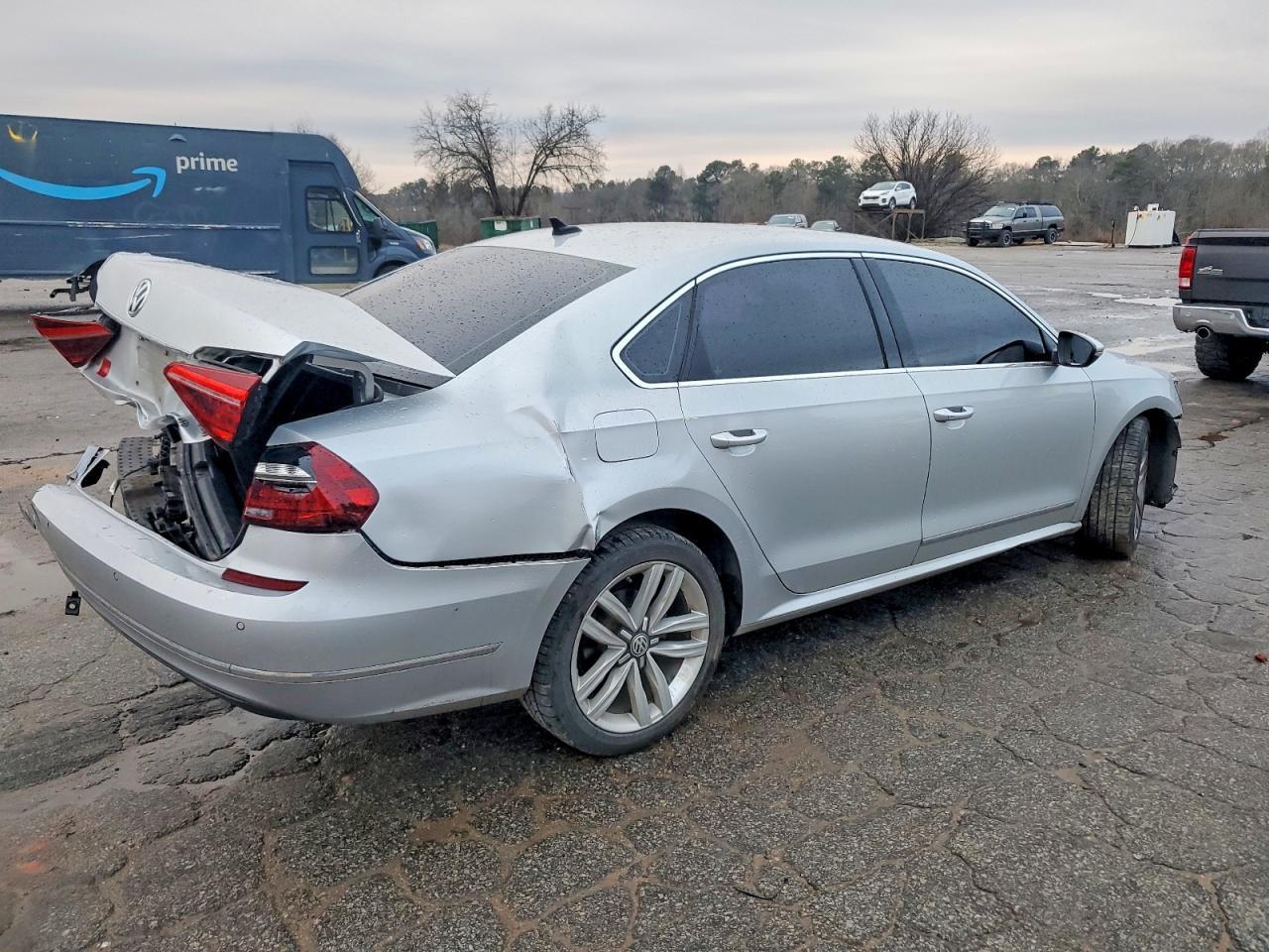 2017 VOLKSWAGEN Passat