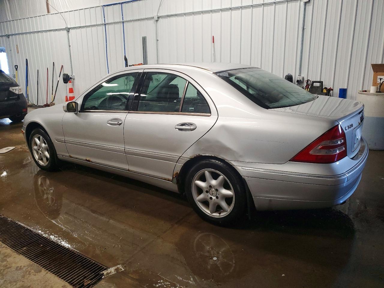 2004 MERCEDES-BENZ C-CLASS