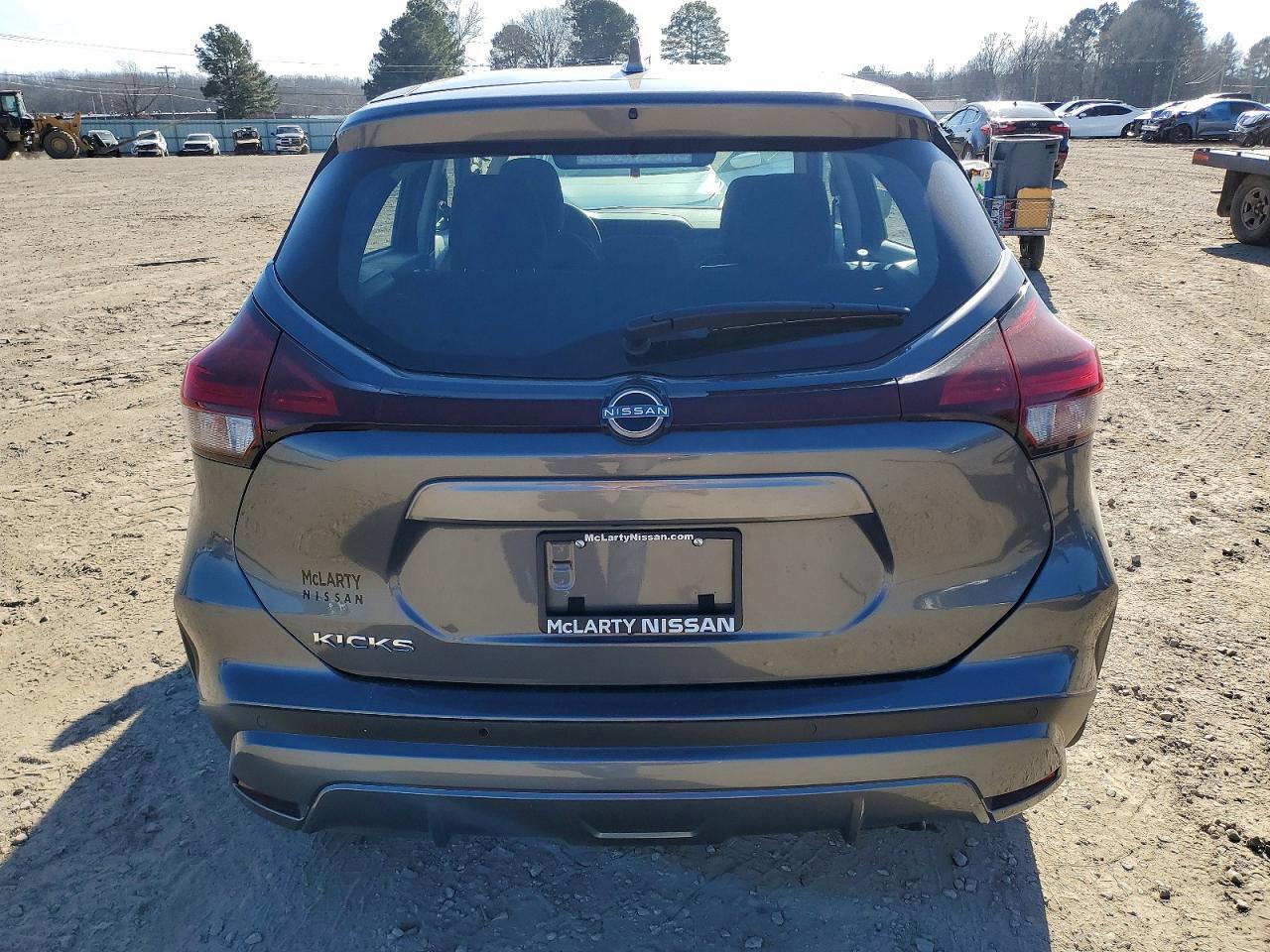 2025 NISSAN KICKS