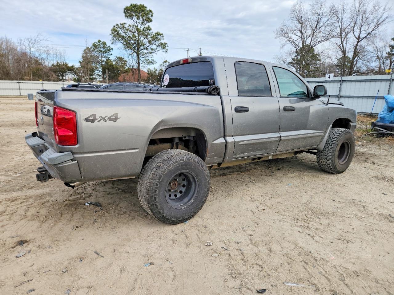 2006 DODGE Dakota