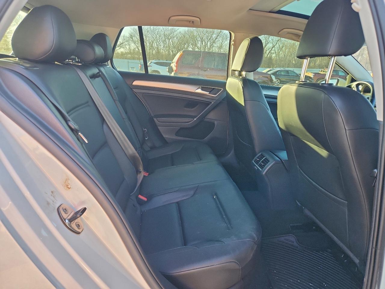 2017 VOLKSWAGEN GOLF
