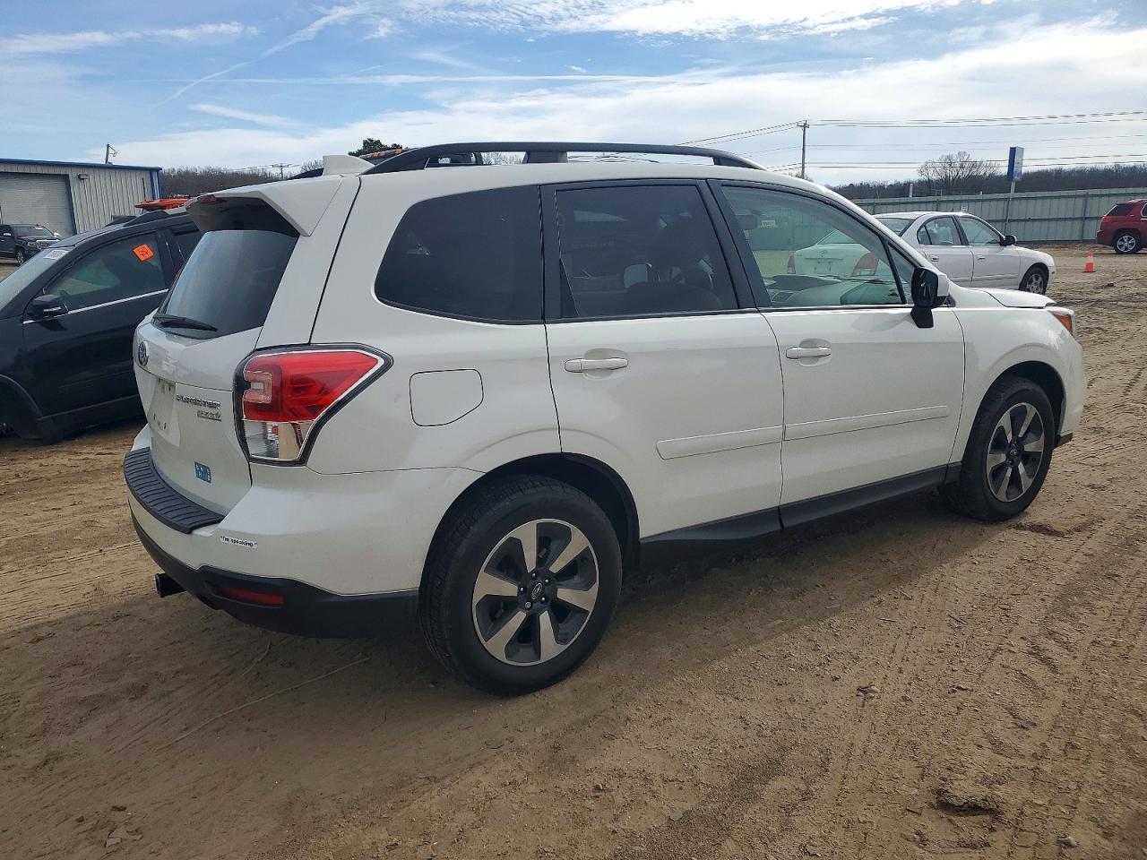 2017 SUBARU FORESTER