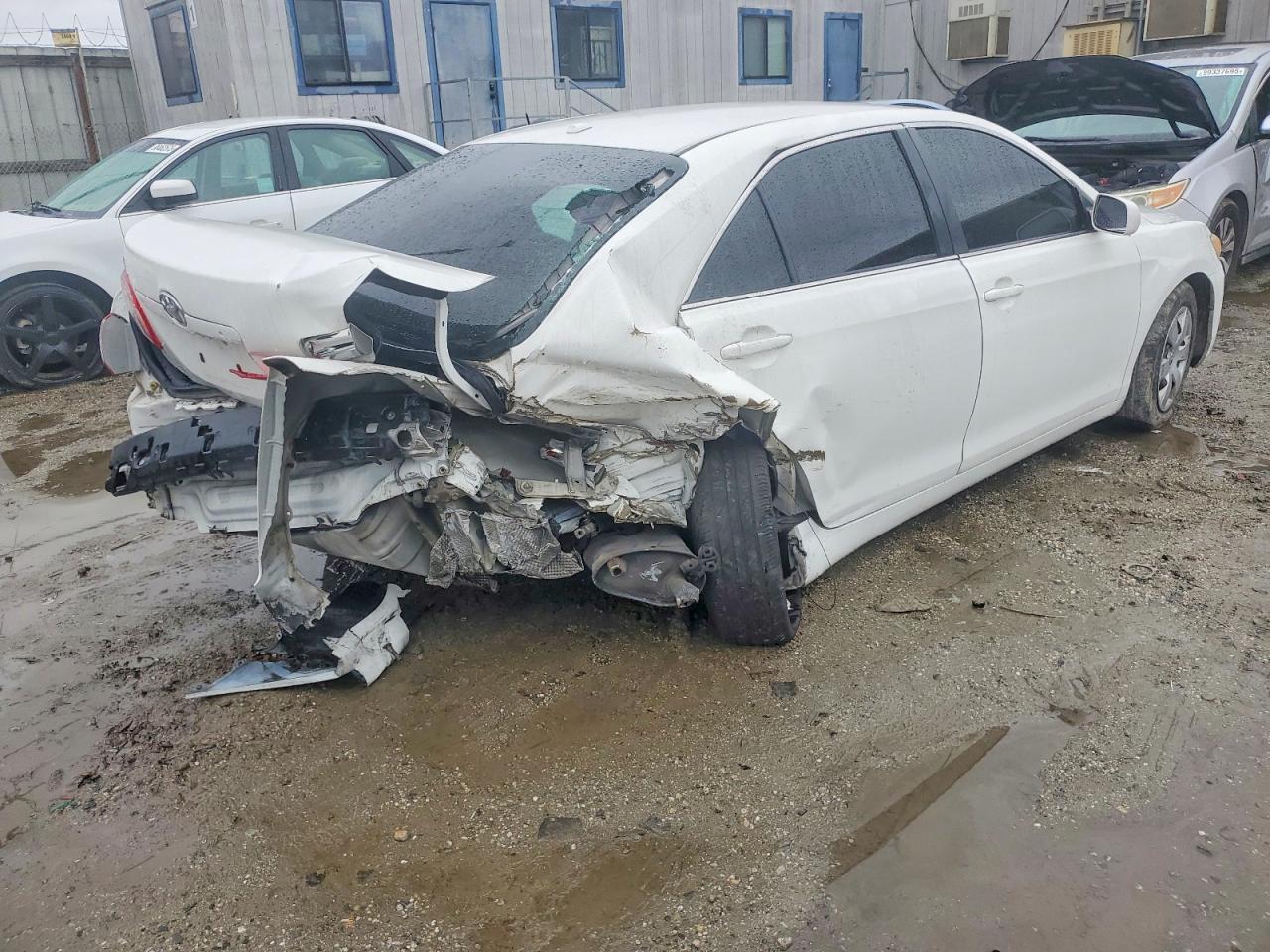 2011 TOYOTA CAMRY