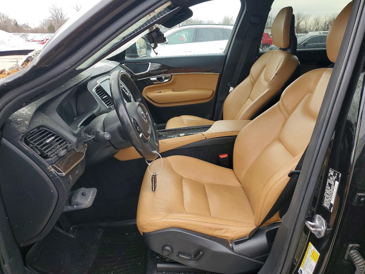 2017 VOLVO XC90
