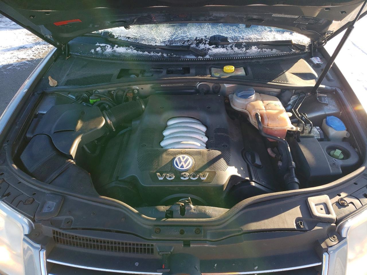 2003 VOLKSWAGEN Passat