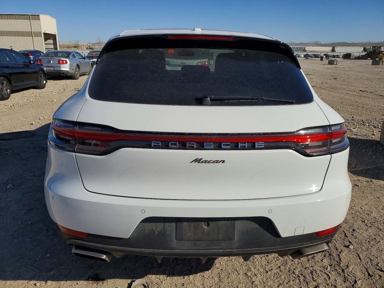 2021 PORSCHE Macan