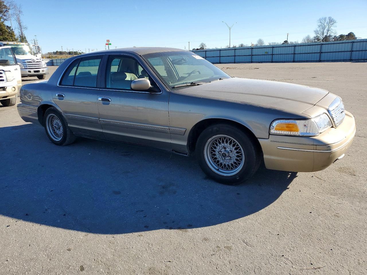 2001 FORD Crown Victoria