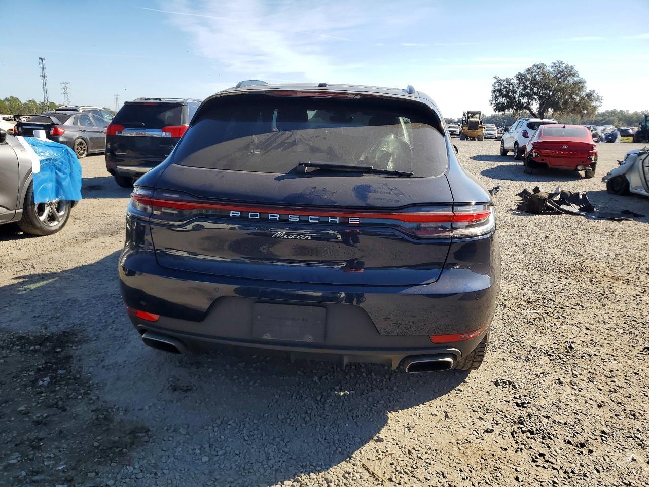 2021 PORSCHE Macan
