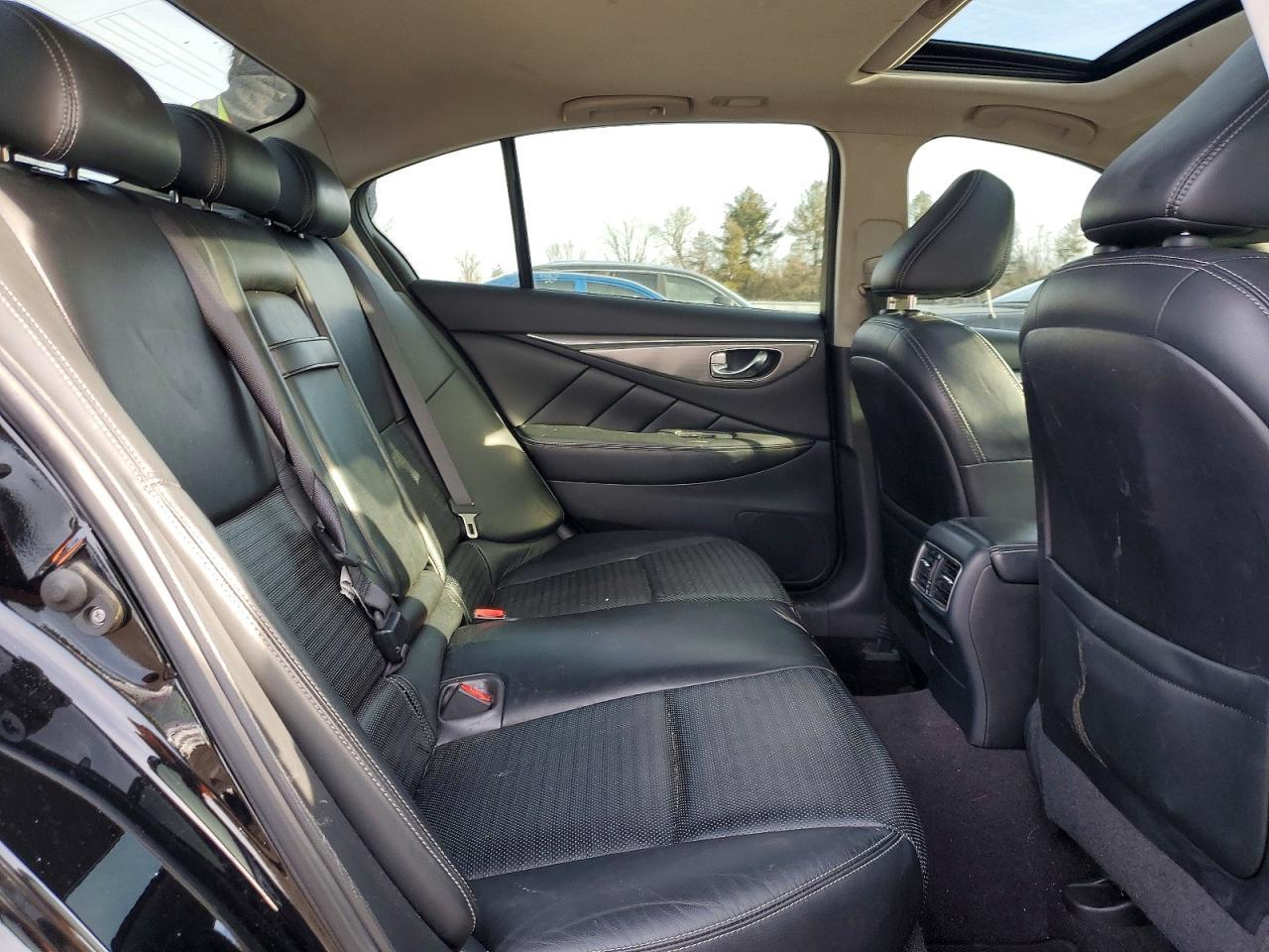 2017 INFINITI Q50