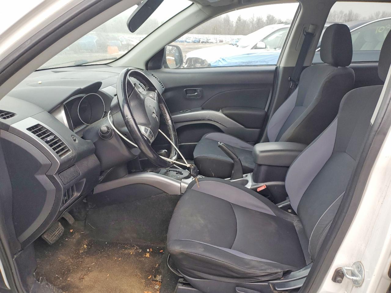 2008 MITSUBISHI outlander