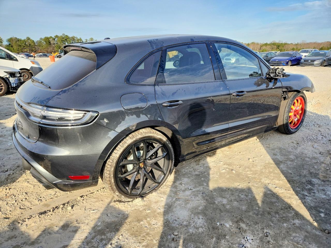 2026 PORSCHE Macan